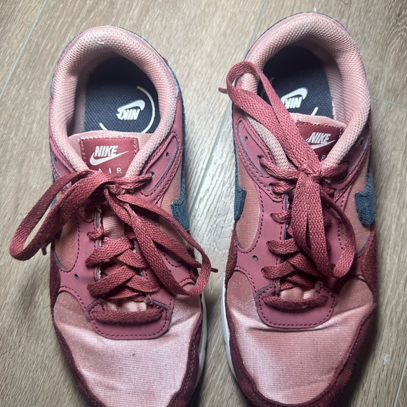 Shoes - Picture 5 of 13